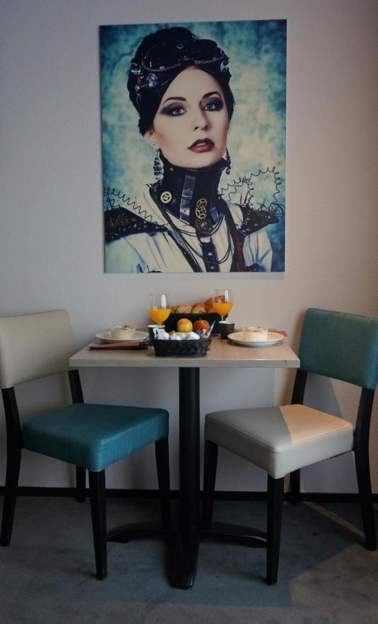 Design Hotel Glow Eindhoven Bagian luar foto