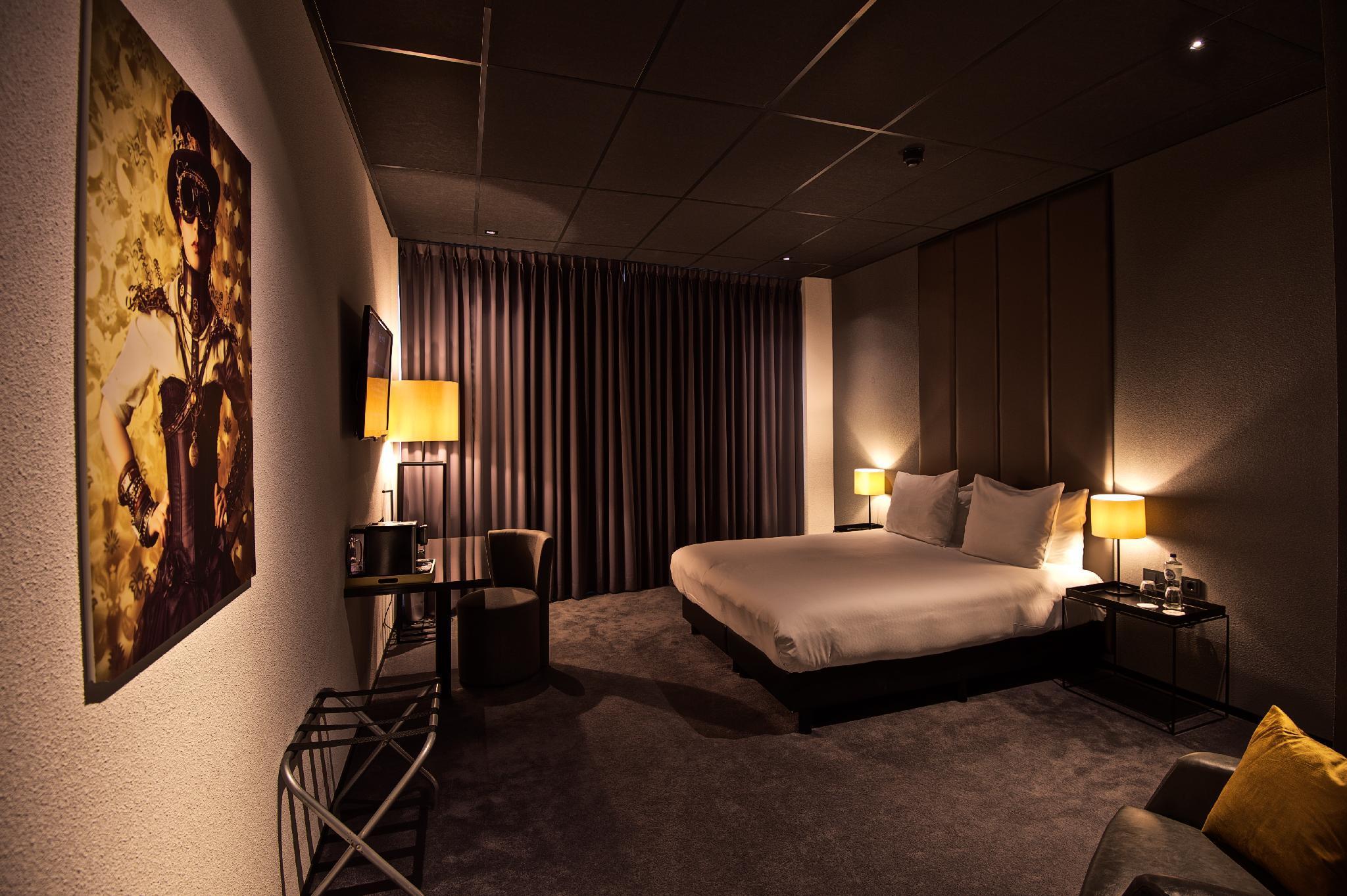 Design Hotel Glow Eindhoven Bagian luar foto