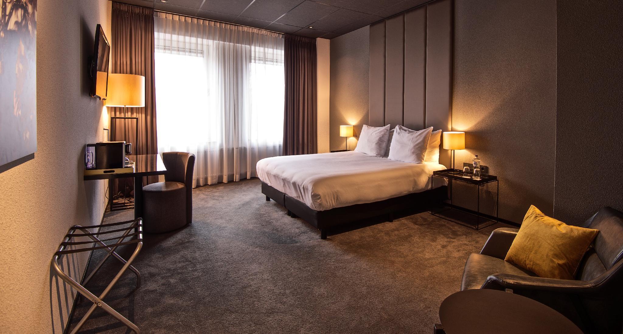 Design Hotel Glow Eindhoven Bagian luar foto