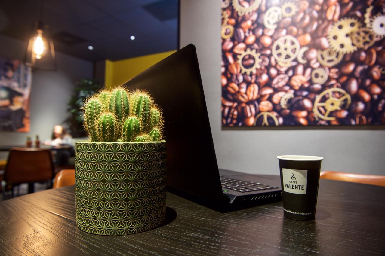 Design Hotel Glow Eindhoven Bagian luar foto
