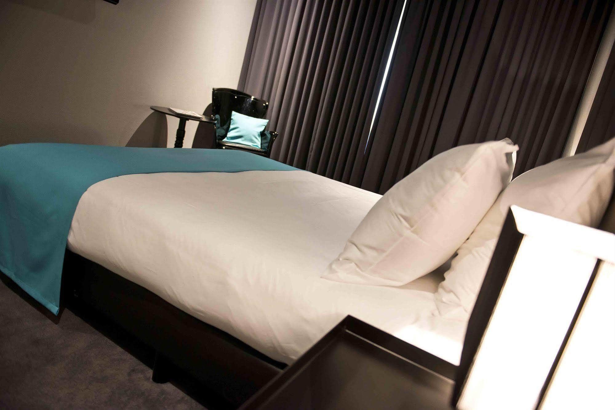 Design Hotel Glow Eindhoven Bagian luar foto