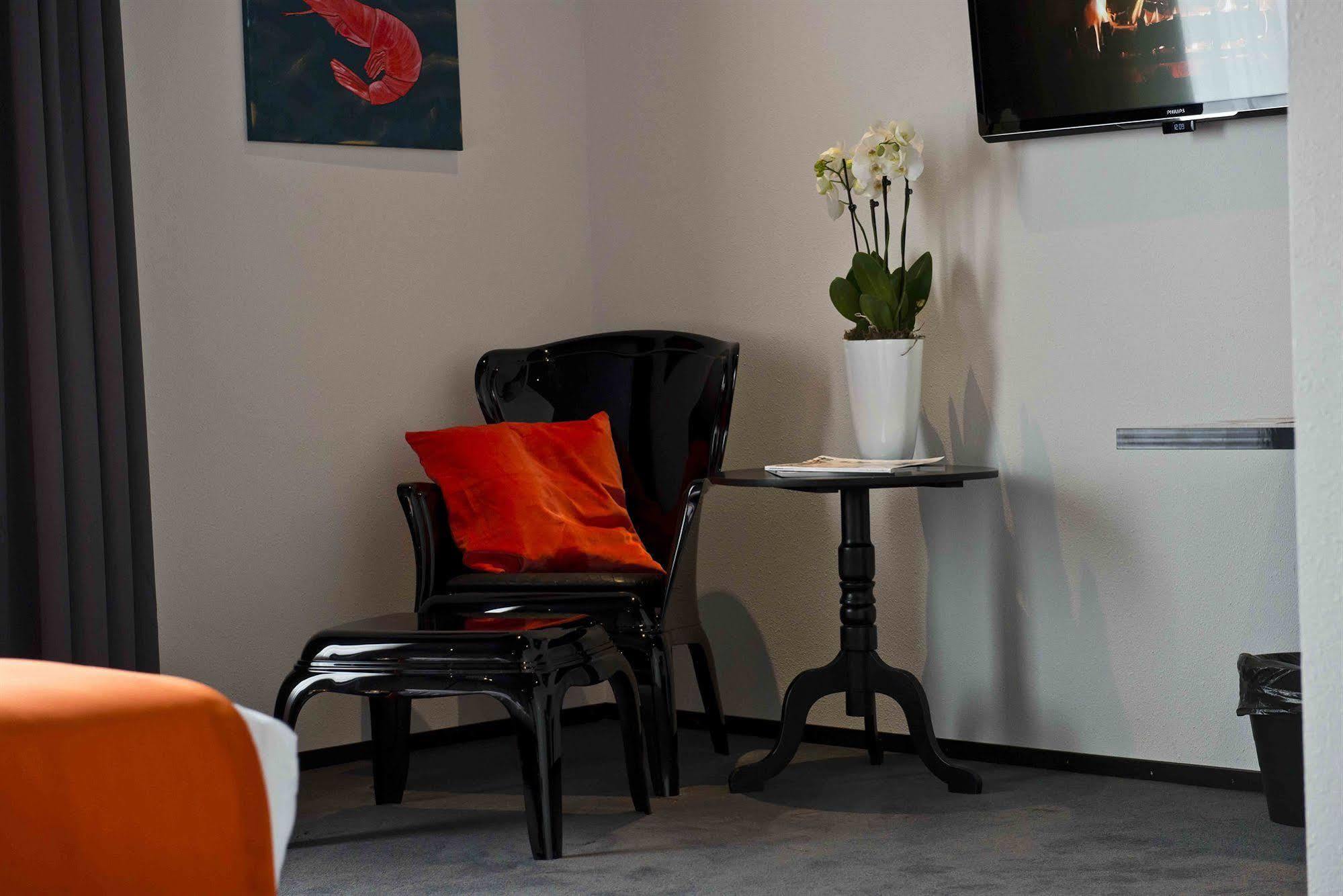 Design Hotel Glow Eindhoven Bagian luar foto