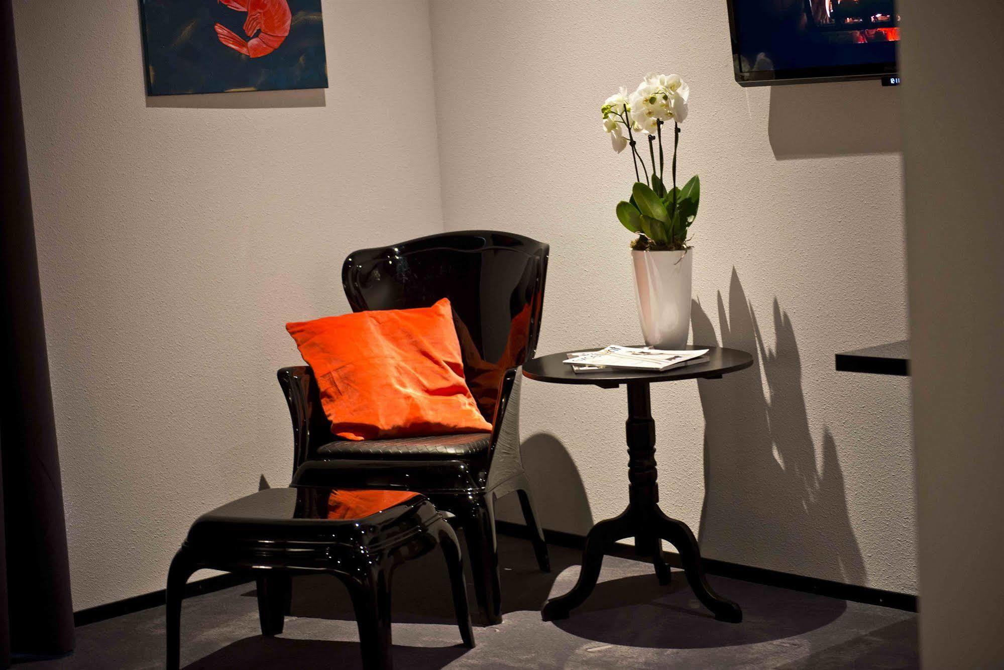 Design Hotel Glow Eindhoven Bagian luar foto