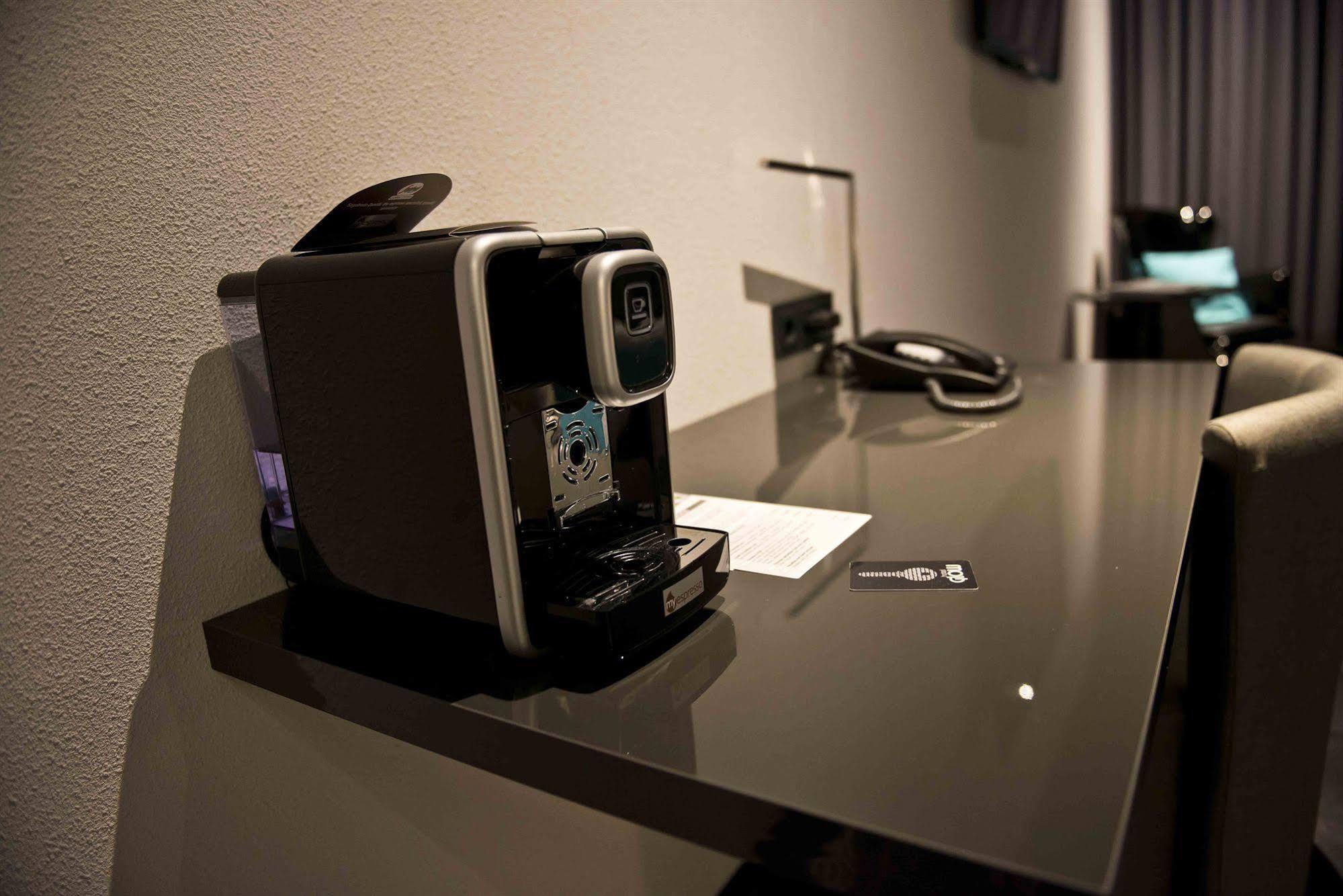 Design Hotel Glow Eindhoven Bagian luar foto