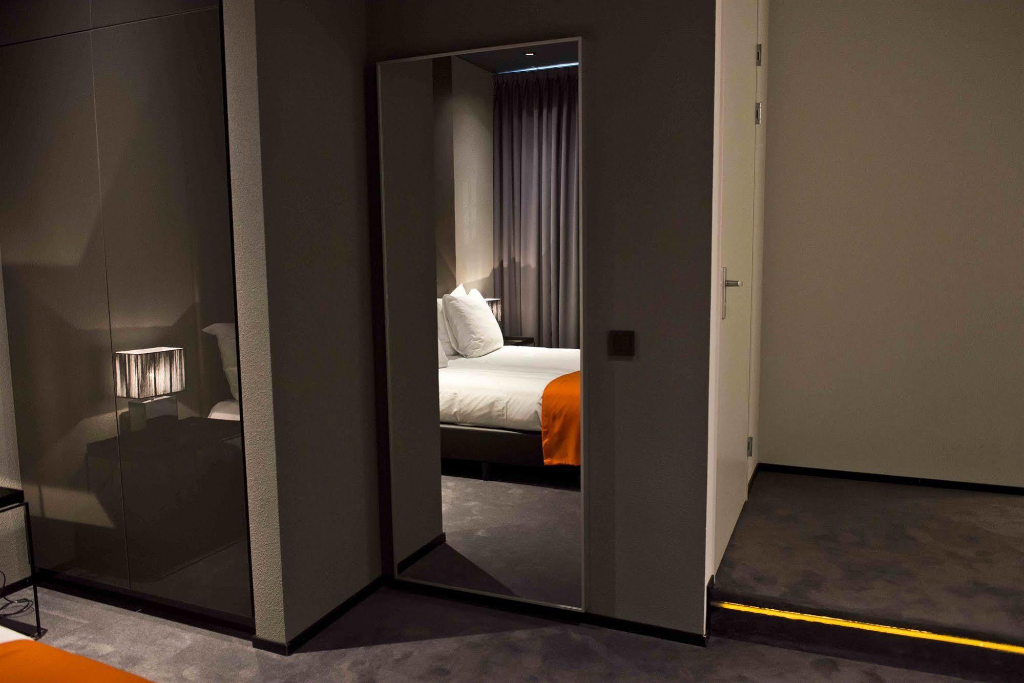 Design Hotel Glow Eindhoven Bagian luar foto