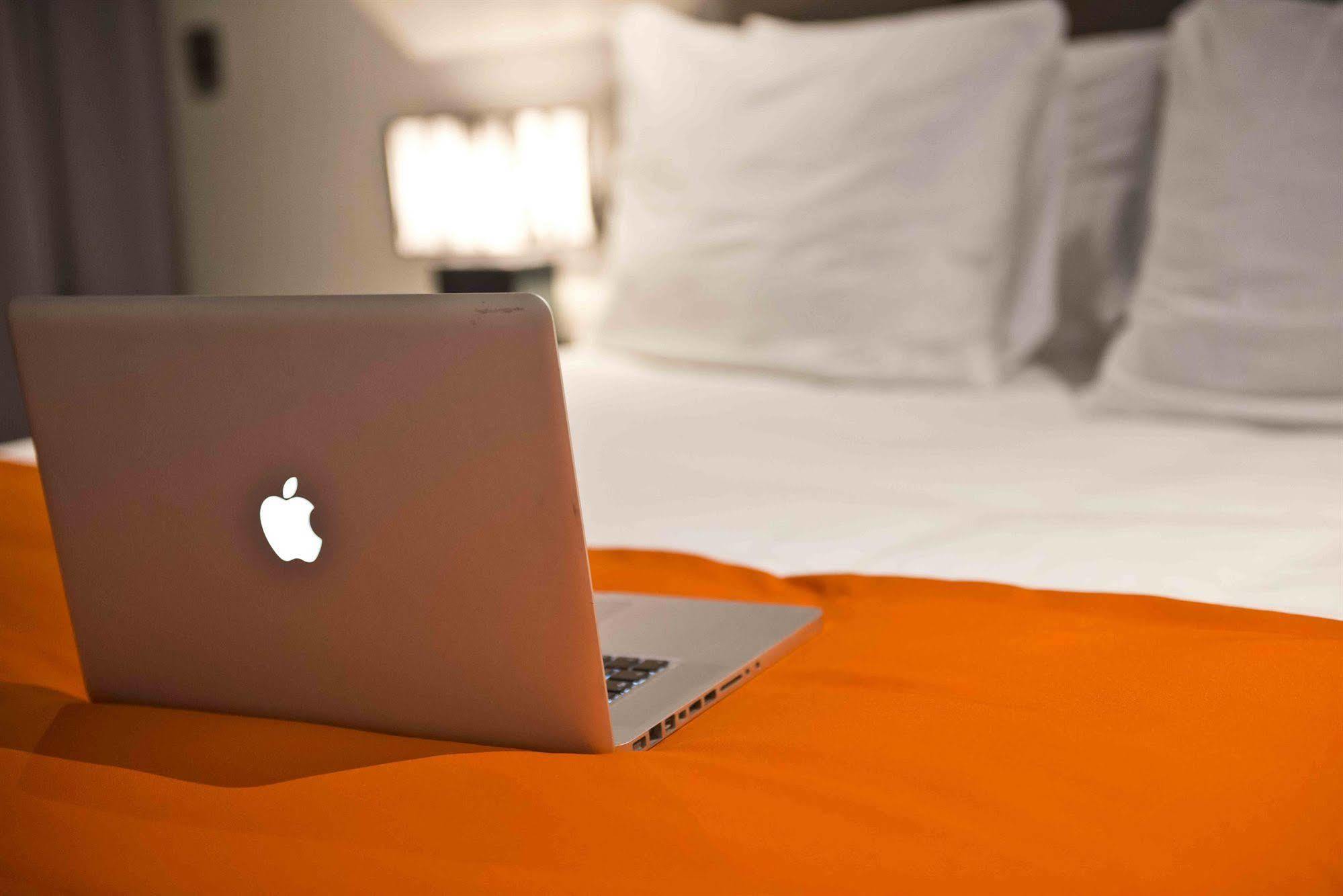 Design Hotel Glow Eindhoven Bagian luar foto