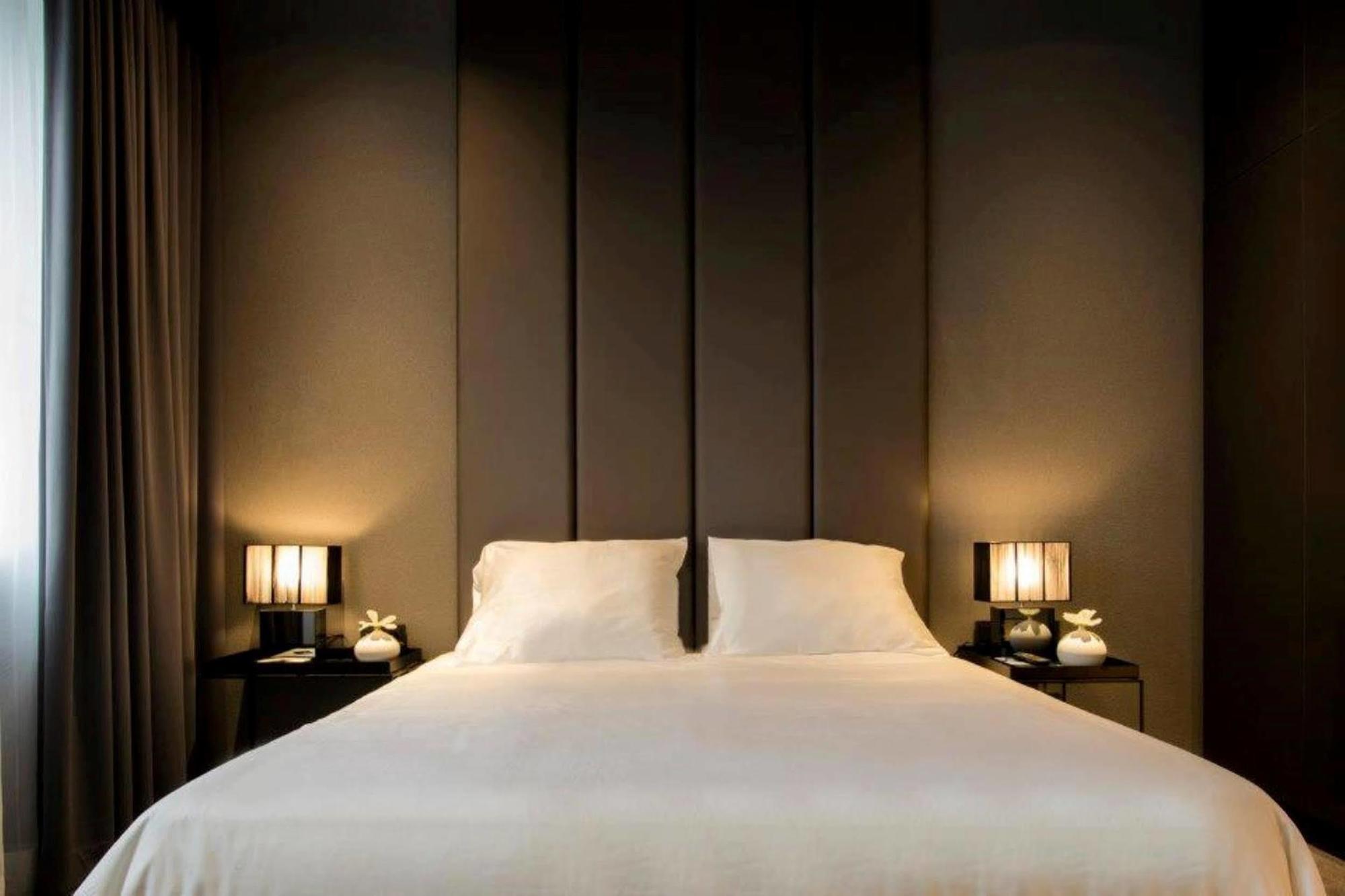 Design Hotel Glow Eindhoven Bagian luar foto