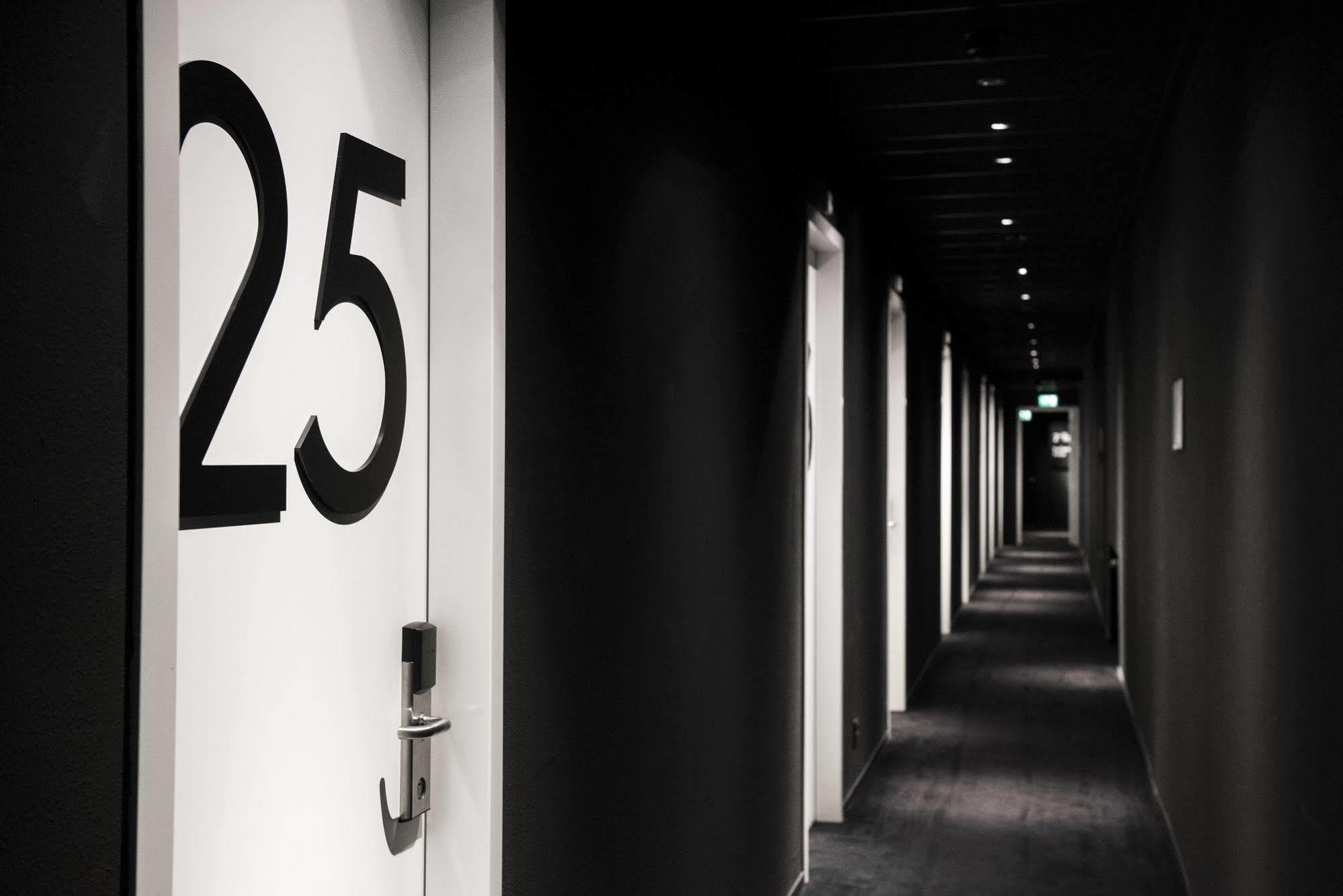 Design Hotel Glow Eindhoven Bagian luar foto